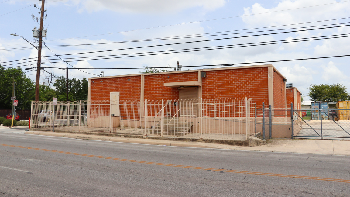 Cold Storage Facility at 1403 E. Houston St.